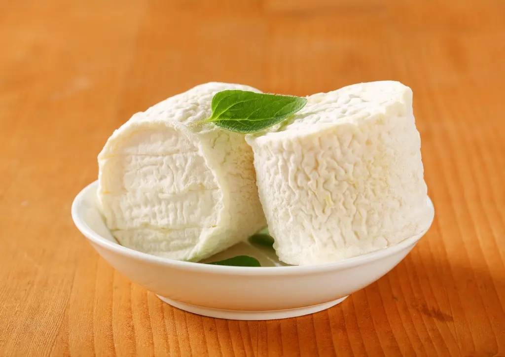 香港食安中心呼吁市民不要食用不合格法国进口羊奶芝士