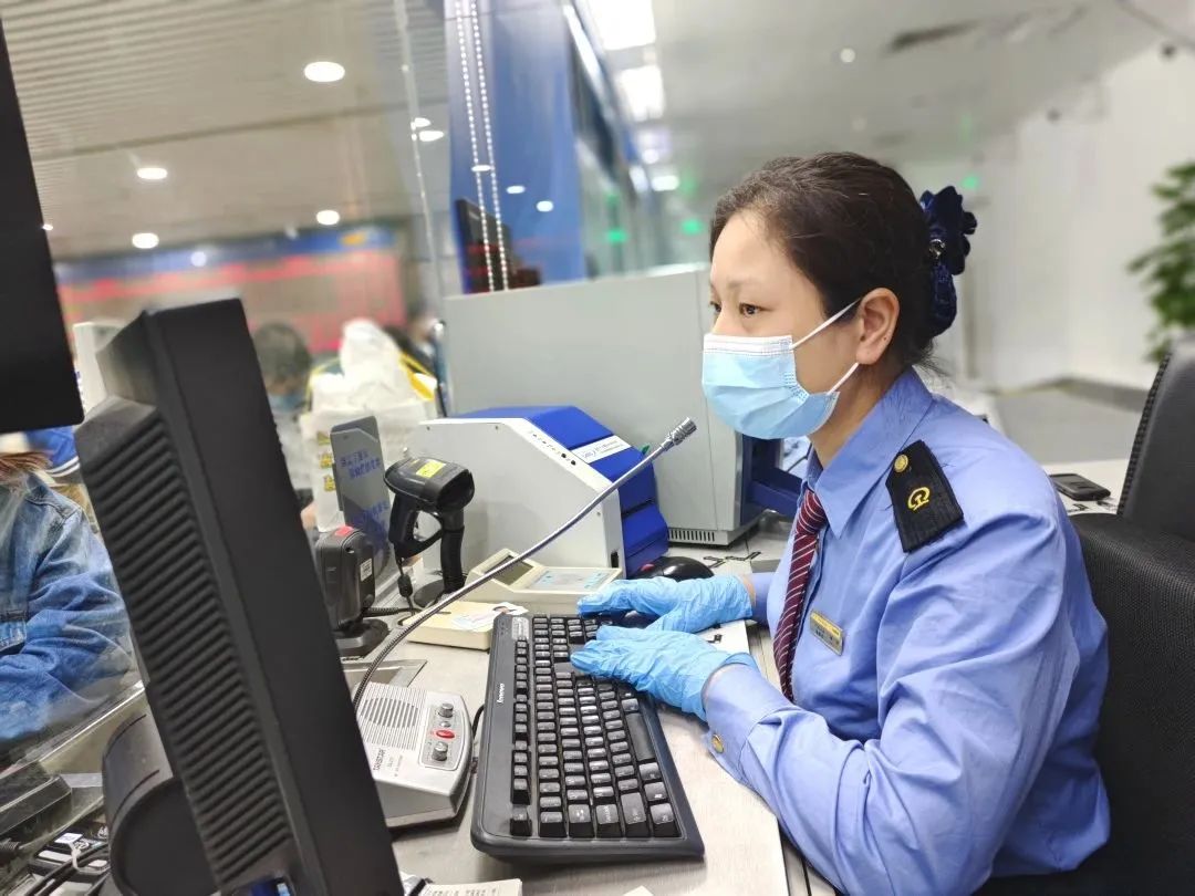 动起来为新的力量喝彩歌词,动起来给生活添点彩的图片