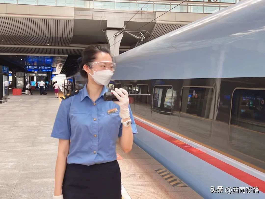 等车为什么不能上车,明明不开车为啥还被称为副驾驶