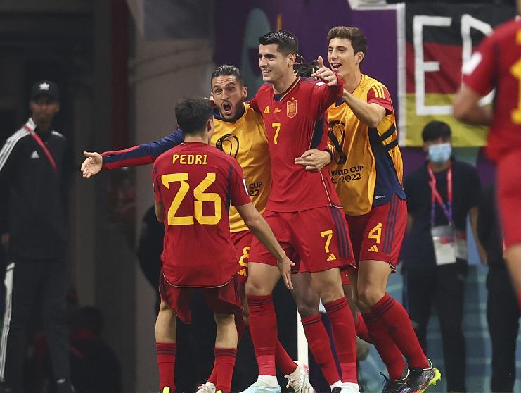 德国西班牙无锋阵,西班牙踢球技术视频