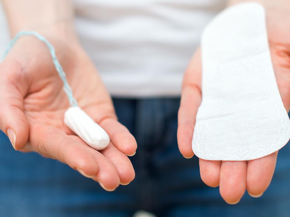 女孩初次来“例假”时，妈妈要告诉她这3件事，孩子或会感谢你！