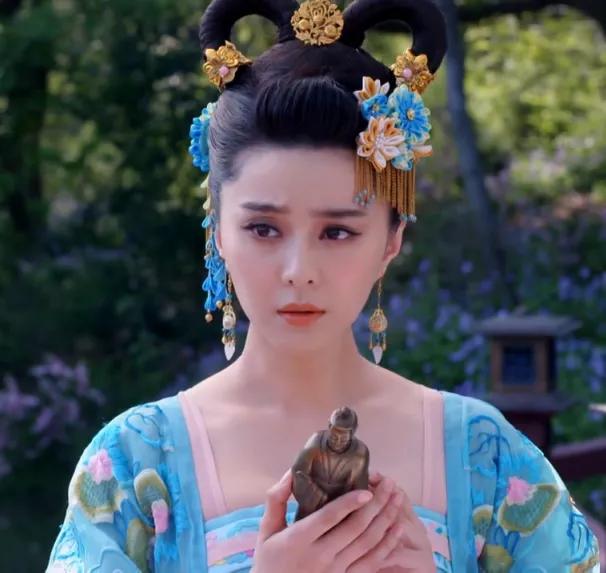 王皇后鞭打武媚娘,武则天对王皇后有多狠