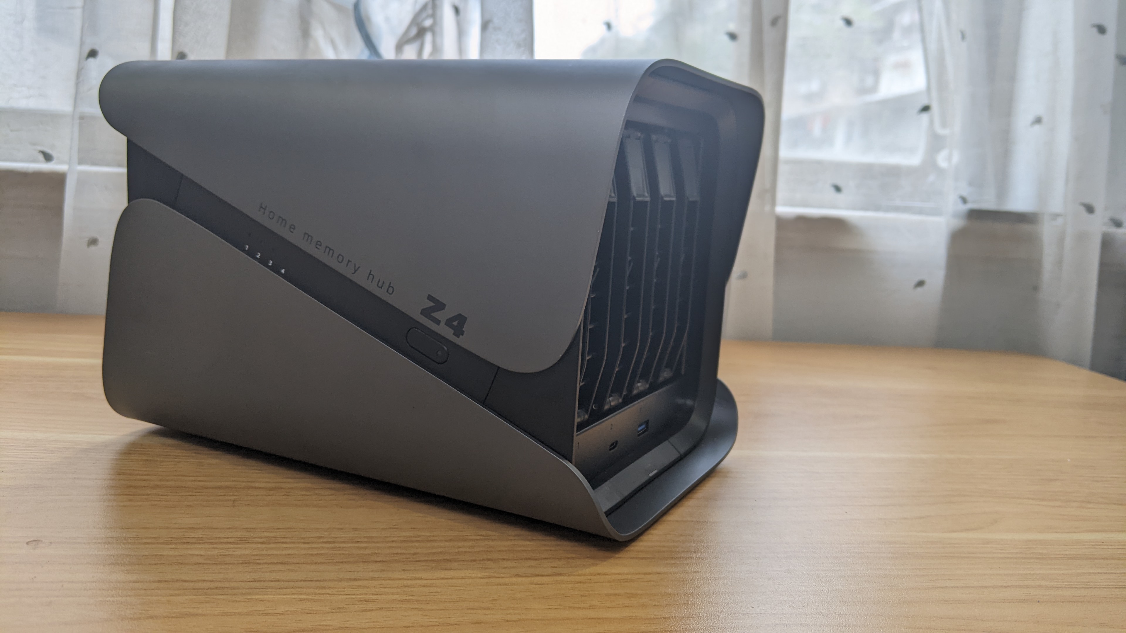 极空间z4对比绿联4600nas,极空间z4对比绿联nas