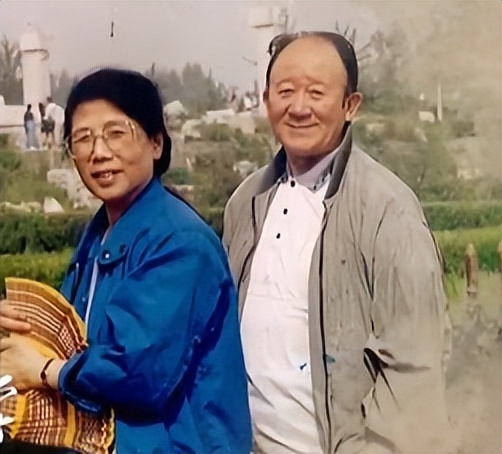 夏青与葛兰的朗诵,夏青和葛兰两人的播音视频