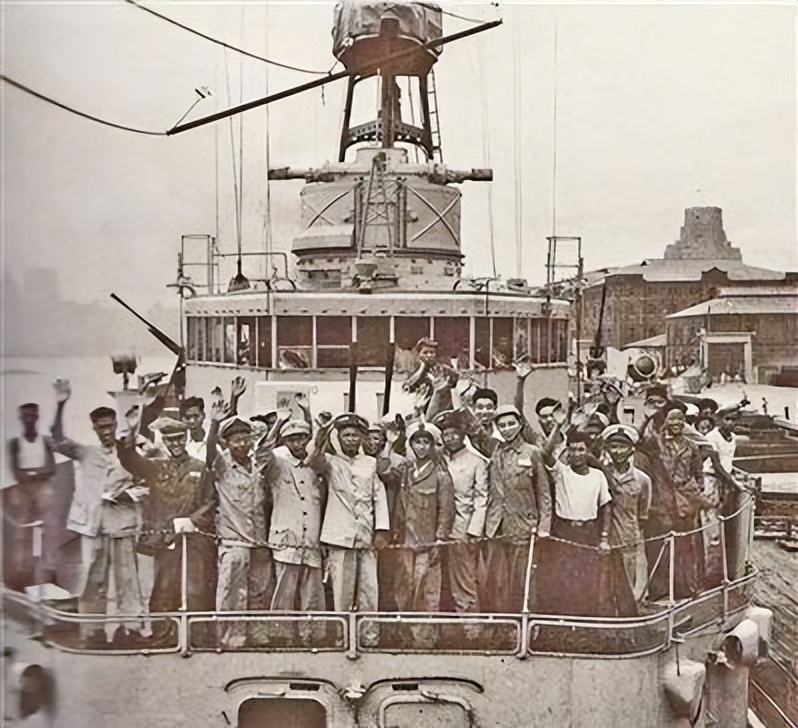 起义将领嫌解放军文化低不肯配合，毛主席问：你们是国民*党**员吧？