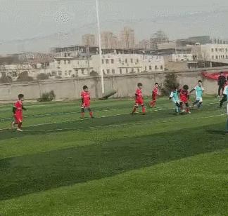 足球暴力美学卡洛斯,足球的力量美学