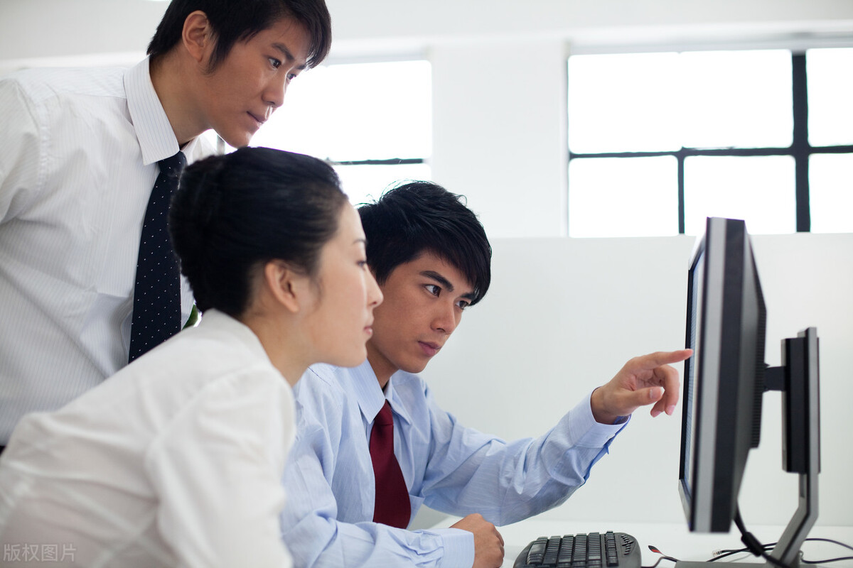 表妹买电脑,女大学生要不要买电脑