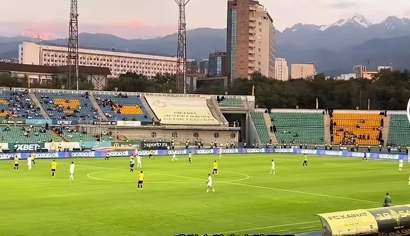 中国小伙徒步环球世界,中国小伙骑行2000公里到达卡塔尔