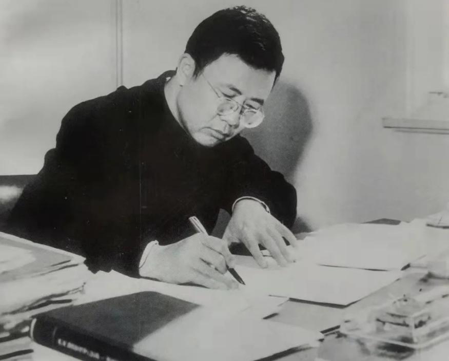 钱学森力学班和姚期智班哪个厉害,姚期智和钱学森合影