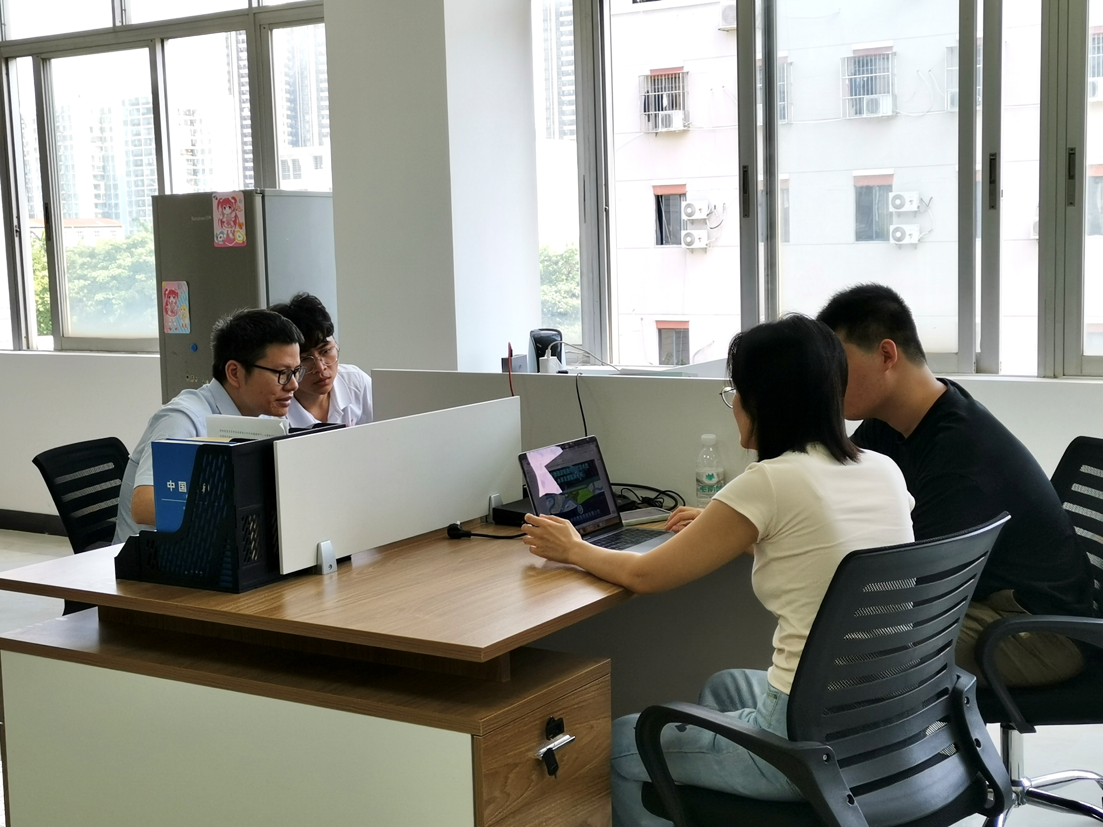 往届大学生创业资金怎么申请,两名大学生创业如何申请创业资金