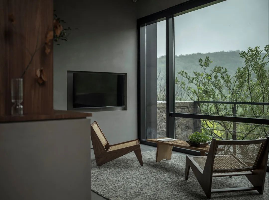 农村自建石头房,农村深山石头房