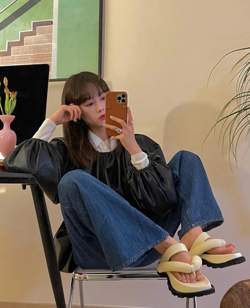 女人不管过没过40岁，都要远离这3个“凉鞋刺客”，不高级不好看