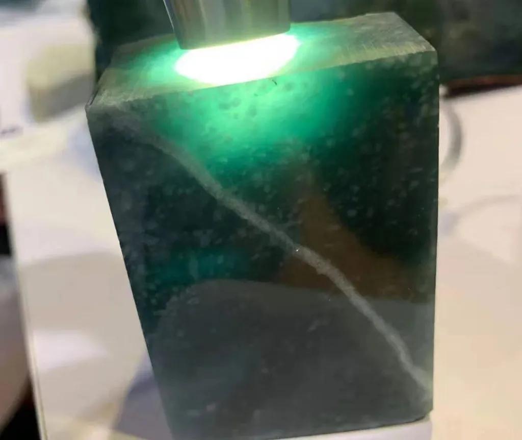 危地马拉蓝水料与缅甸蓝水种翡翠有何差别