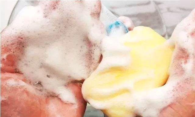 包装很丑的国货沐浴露,那些被严重低估的老国货化妆品