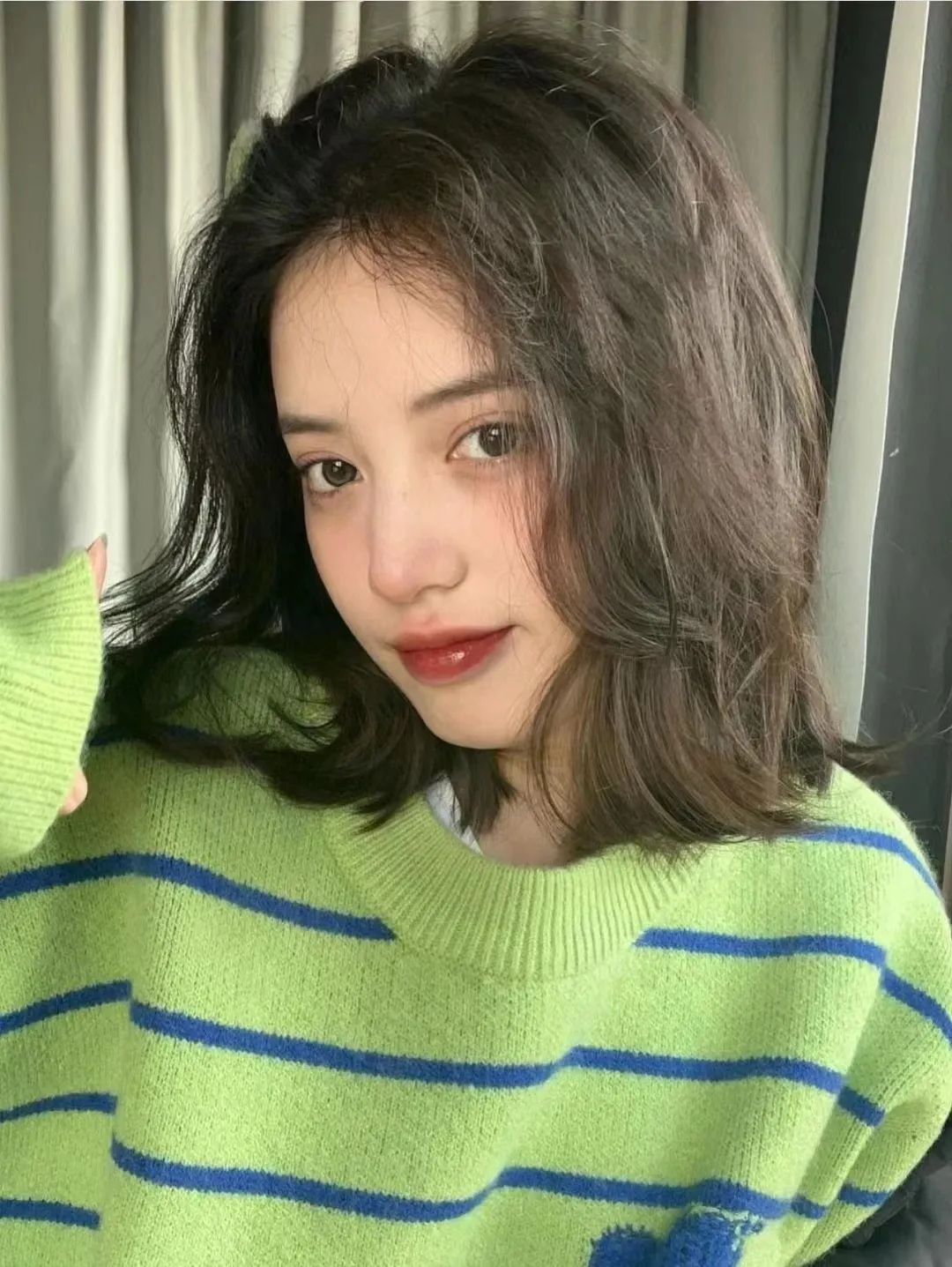 适合长脸窄的过新年发型,又可爱又不显脸大的披着头的发型