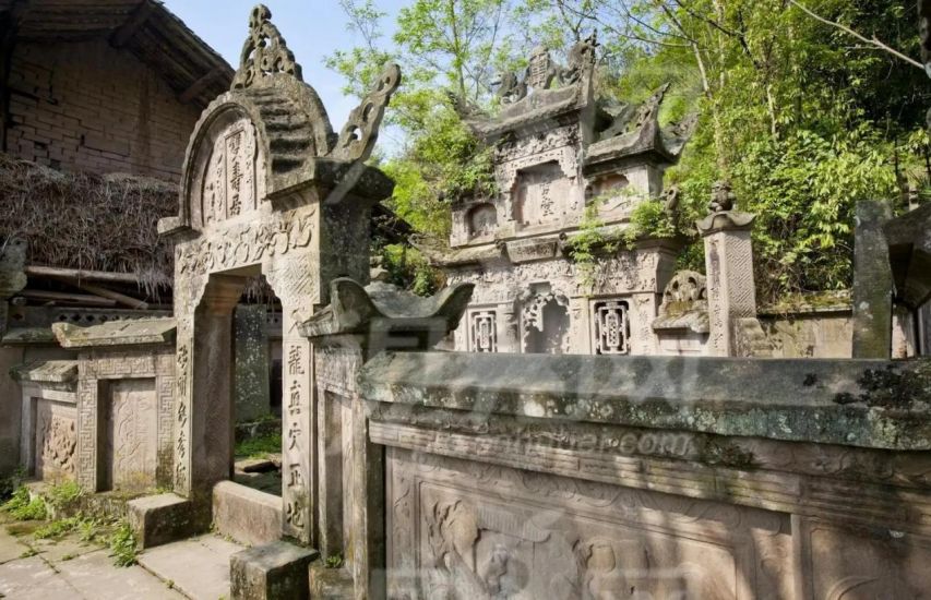 墓碑上故先考和故显考是什么意思,墓碑显考妣怎么读