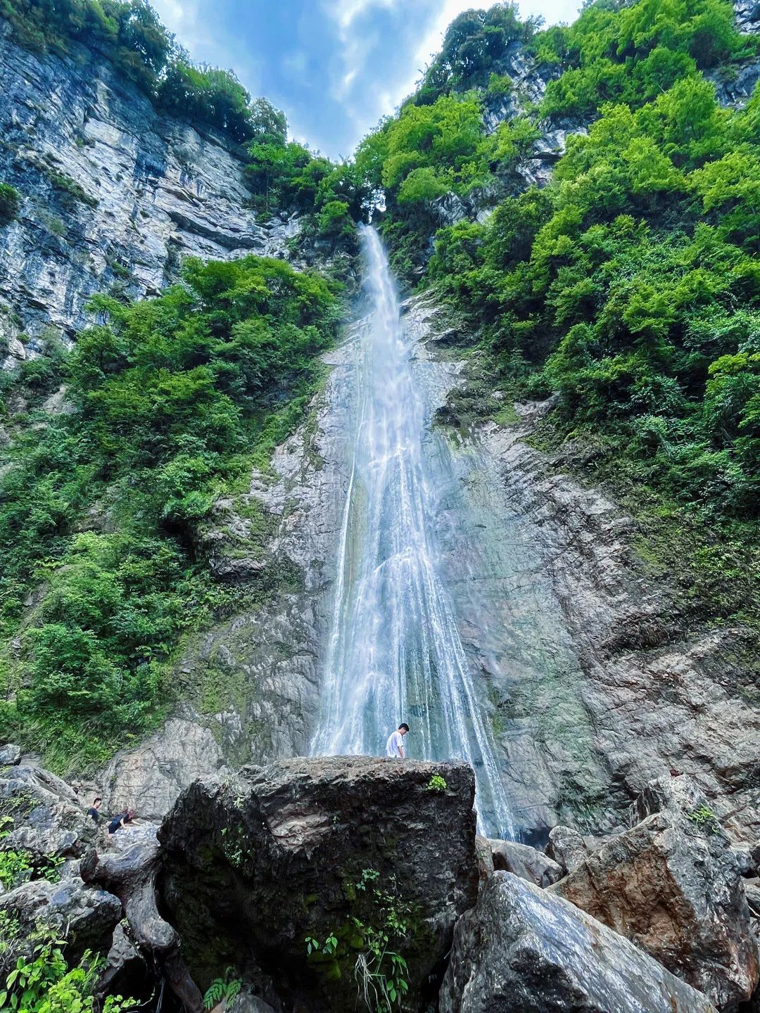 避暑旅游景点看山看水,清凉避暑好去处雪溪洞一日游
