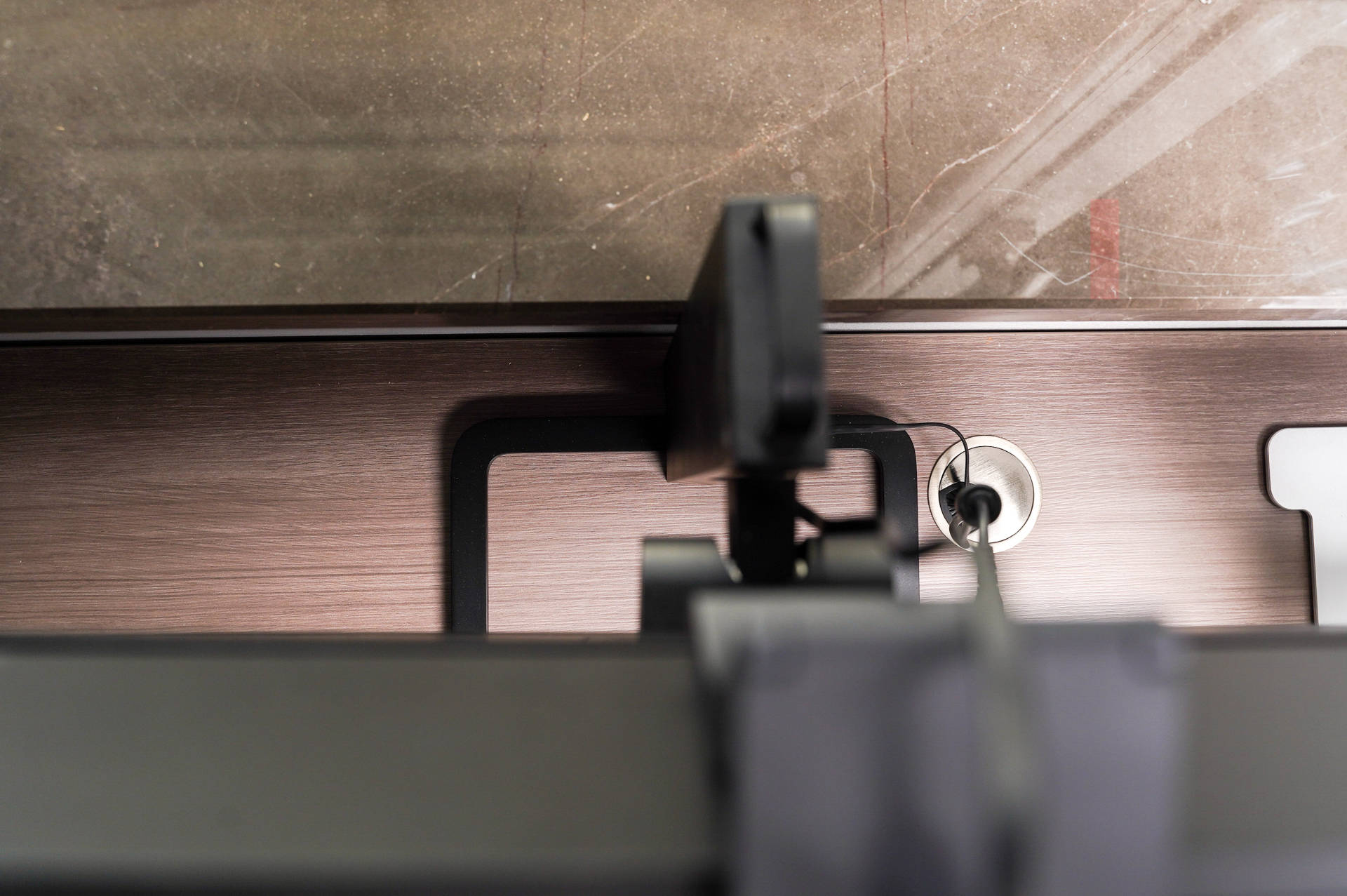 北弧显示器支架,搭建高端桌面