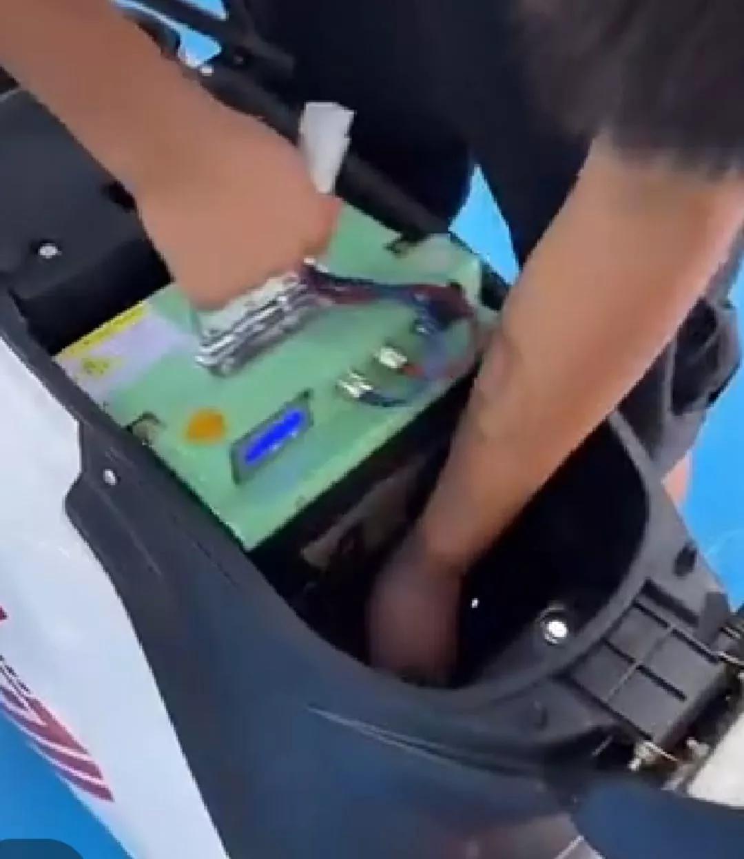 锂电池和铅酸电池冬天哪个续航长,同等容量的铅酸电池和锂电池续航