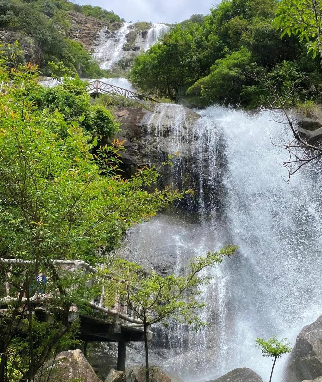 广州白水寨瀑布半人工半自然,广州市白水寨游玩景点