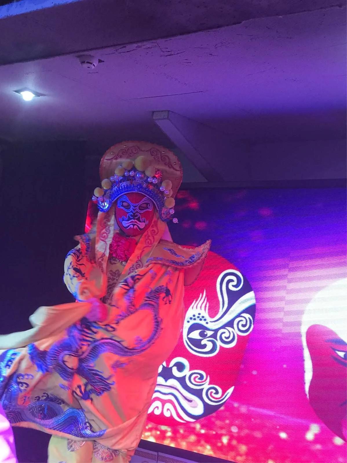 宽窄巷和宽窄香烟,成都宽窄巷宽窄两个字是什么材质