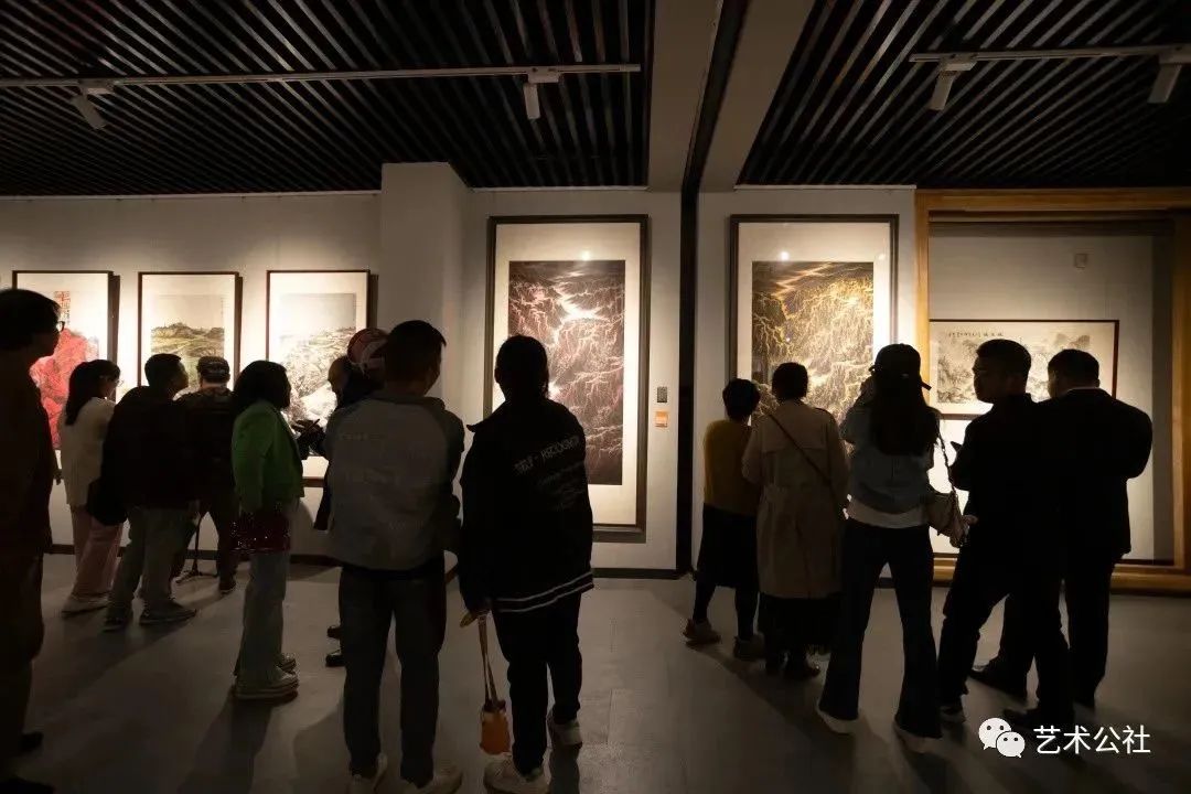 “与时代同行—中国书画名家走进榆阳学术邀请展”在陕西榆林开幕