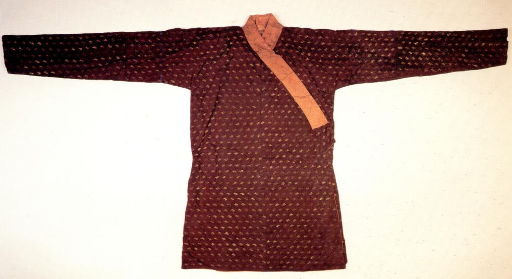 1988年哈尔滨出土“胖脸王妃”墓，金丝盖全脸，尸检揭开残忍真相