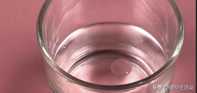 真假白酒用这一招立马现原形,真假白酒点燃是什么颜色