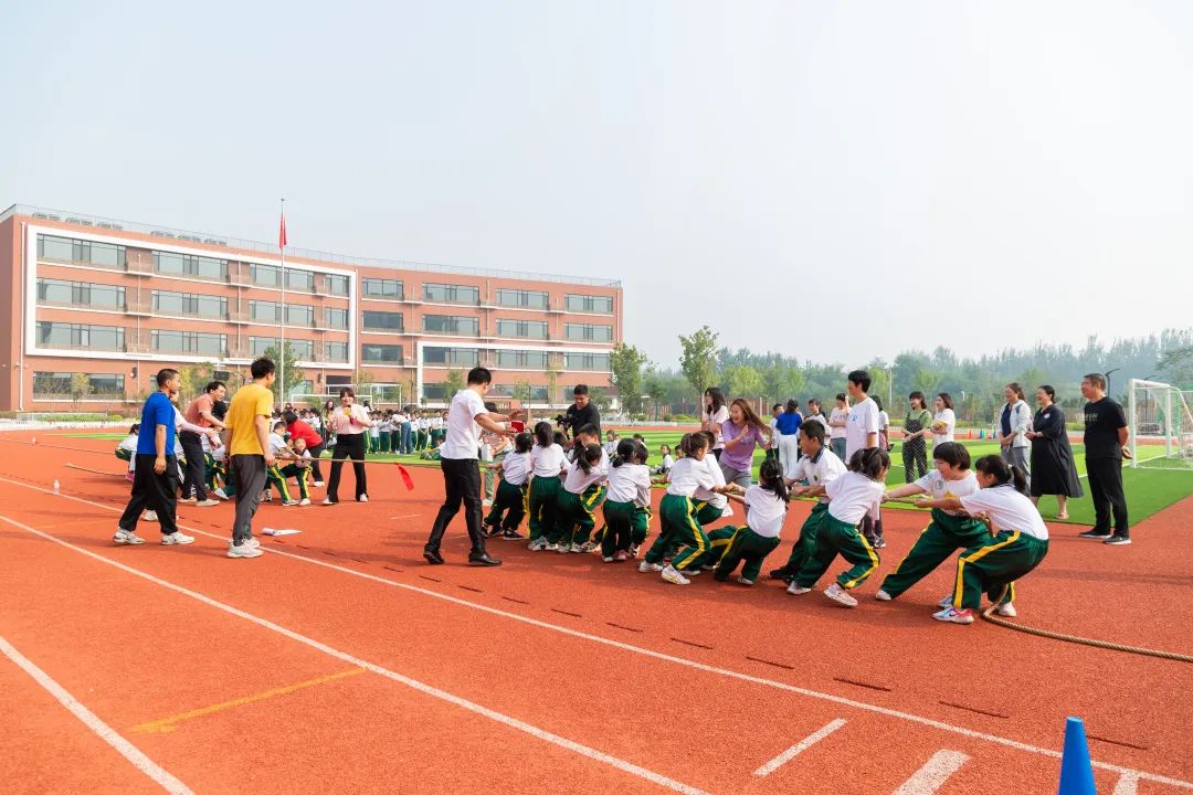 喜迎二十大奋进新征程大学,首都师范大学育新学校房山分校