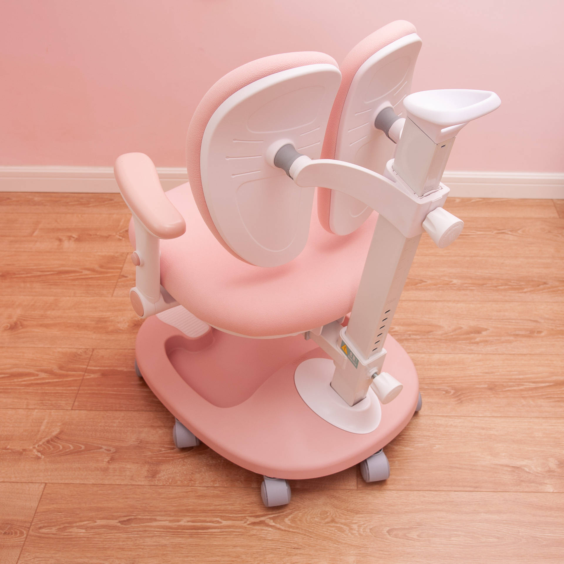 黑白调儿童桌椅——星空号评测帮助孩子养成良好坐姿习惯