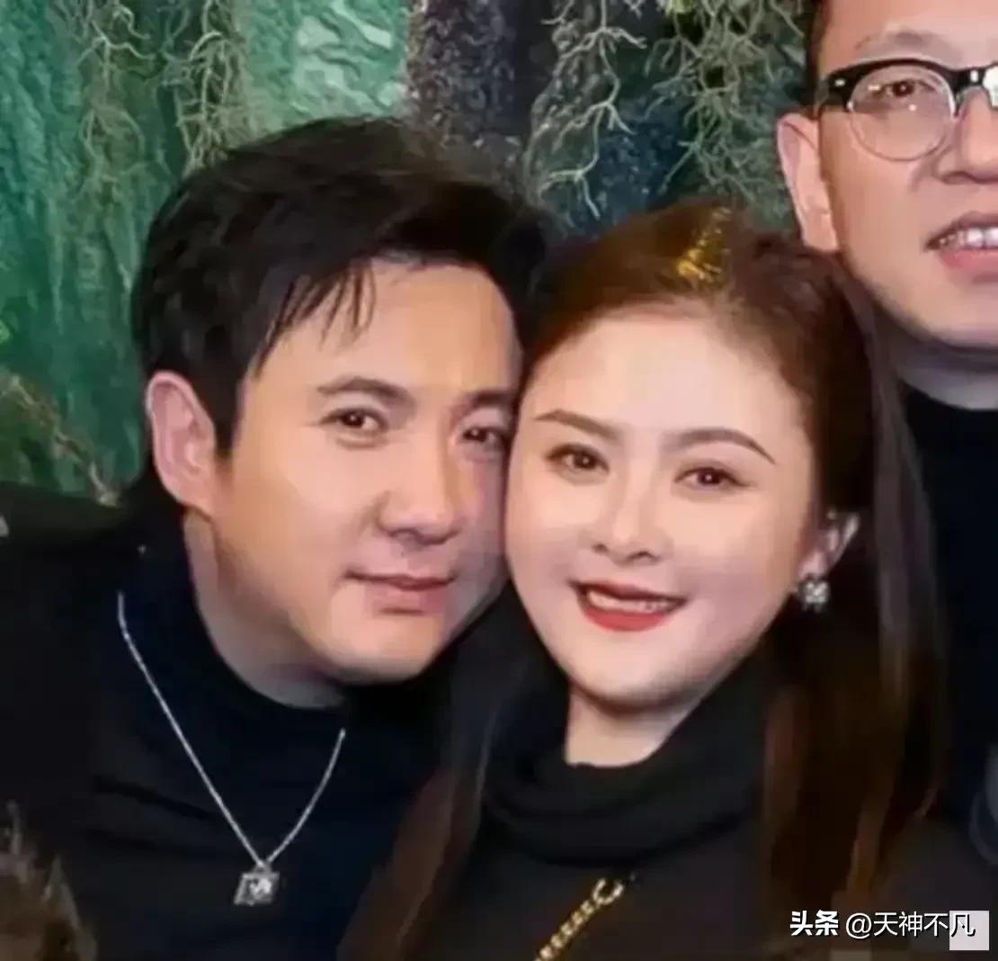 沈腾老婆王琦全身照,沈腾妻子王琦身材