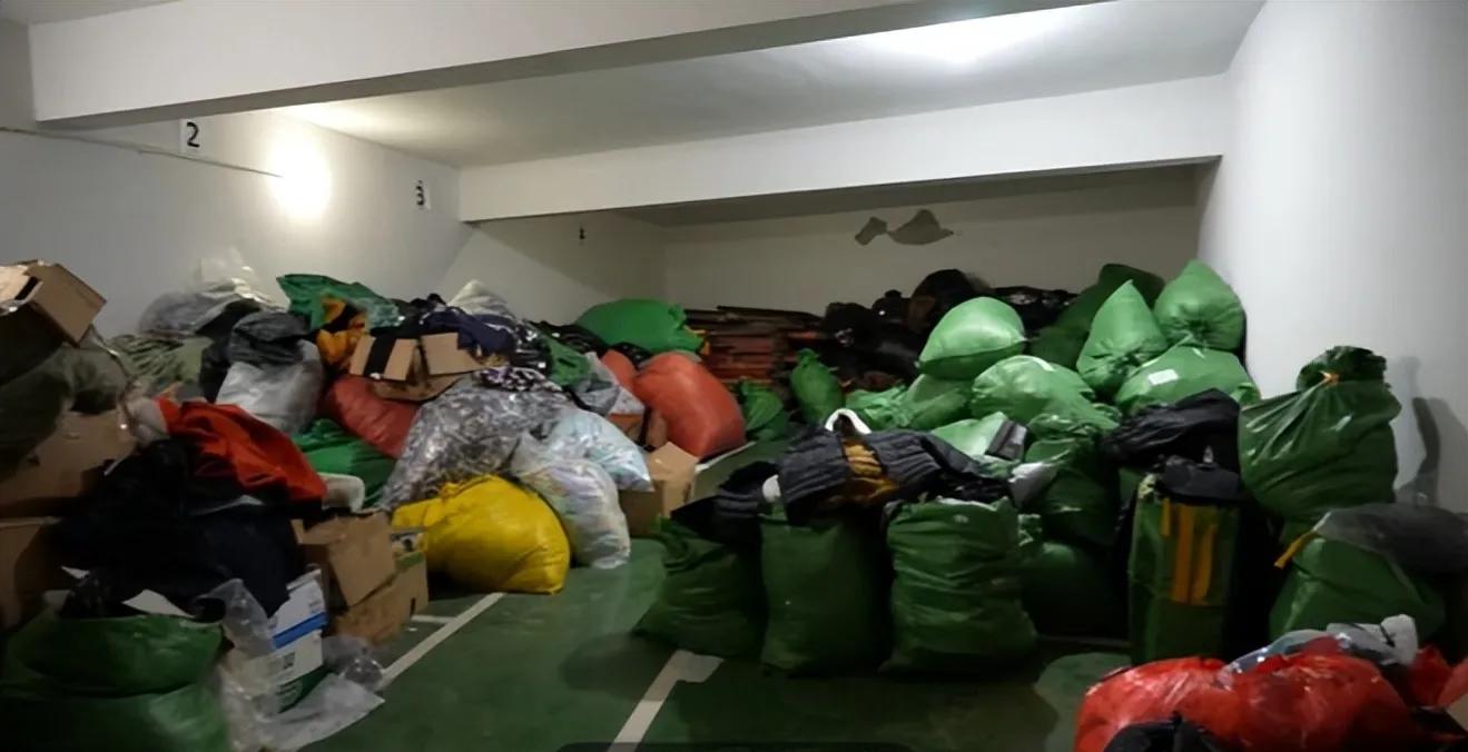 网上卖的那些假的始祖鸟靠谱么,始祖鸟假货被查