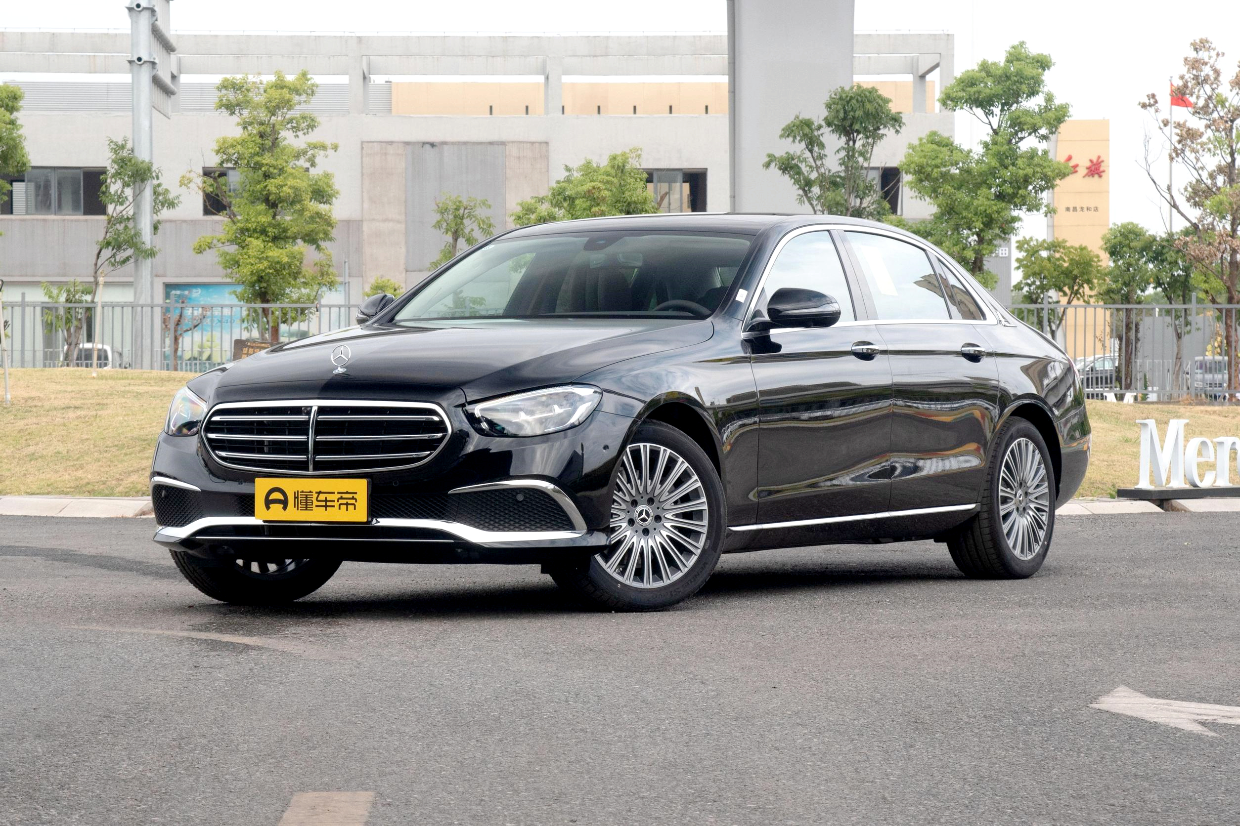 奔驰e级2024款高配和低配价格,奔驰e级2024款公布售价最低配落地