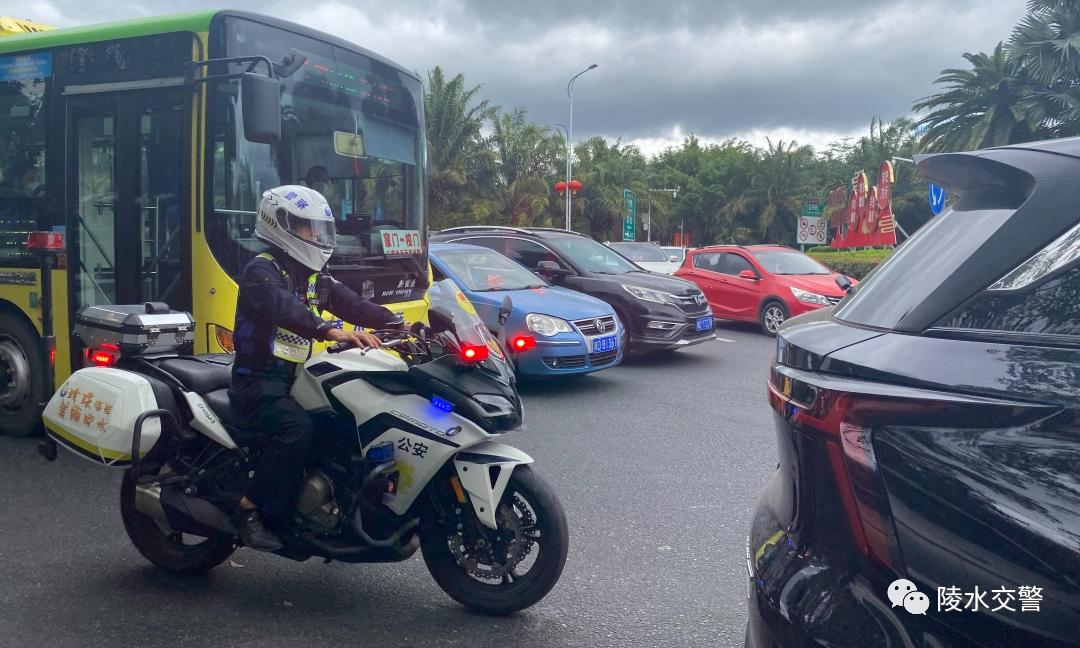 守平安护团圆陵水公安交警圆满完成“春节”假期交通安保工作|平安春运交警同行