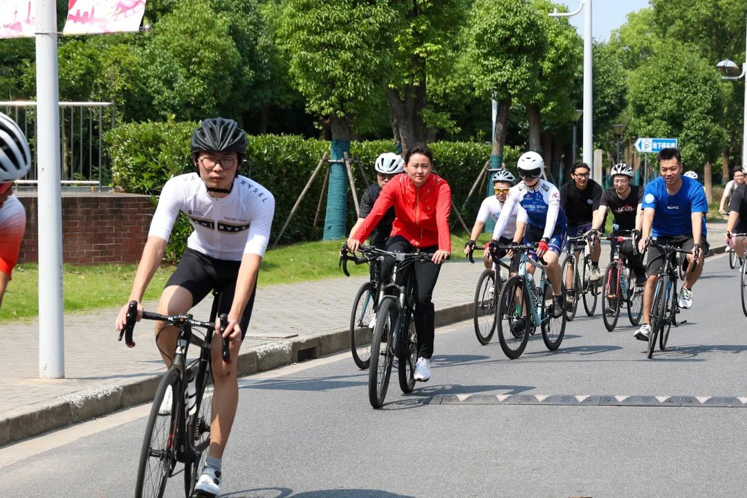 青春“骑”迹一往无前奥运冠军携手上海体育宣讲团走进华政