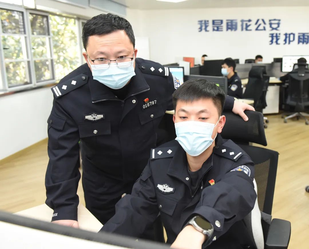 疫情在前!在长沙,有一种守护叫“警察蓝”