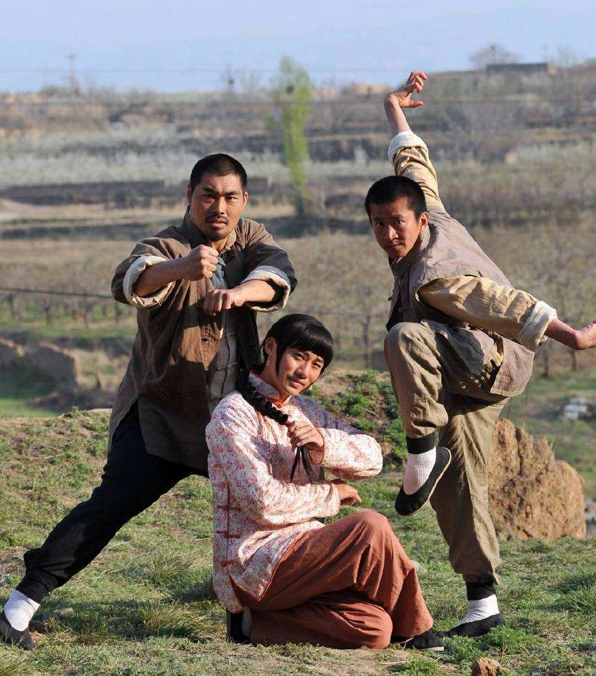 盘点雷人的抗日剧跟鬼子单挑,雷人抗日神剧盘点裤裆藏雷