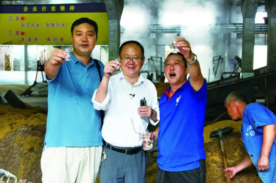 大批英国游客来到中国的目的,大批英国游客来中国饮酒