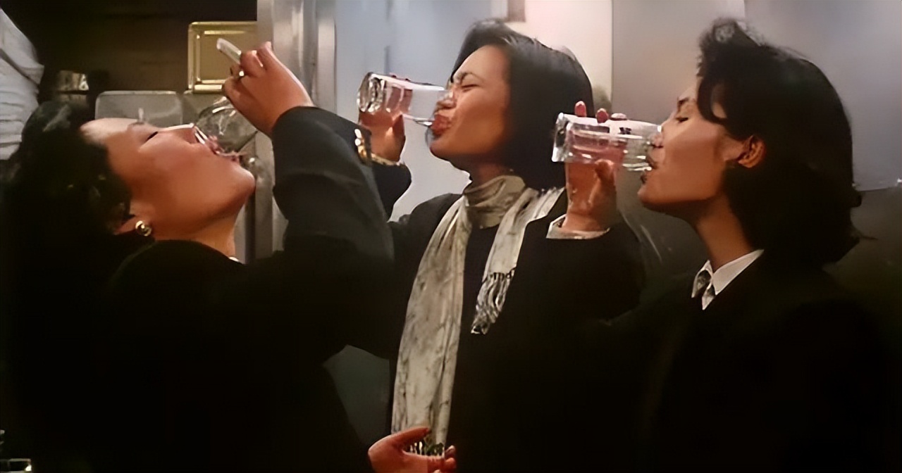 1994年关之琳与巩俐,利智关之琳林青霞梅艳芳走红毯