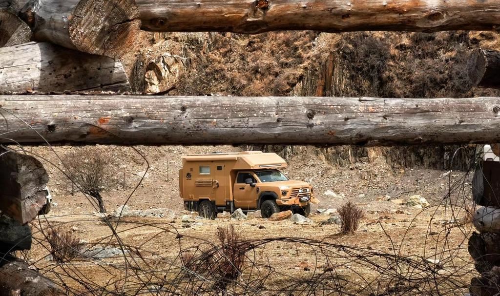 解锁藏区的绝美景观,自驾游福特B型房车西藏