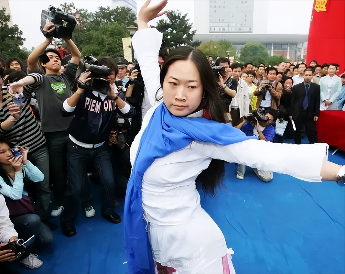 45岁芙蓉姐姐现状：从人人嘲笑到低调富婆，她才是最清醒的那一个