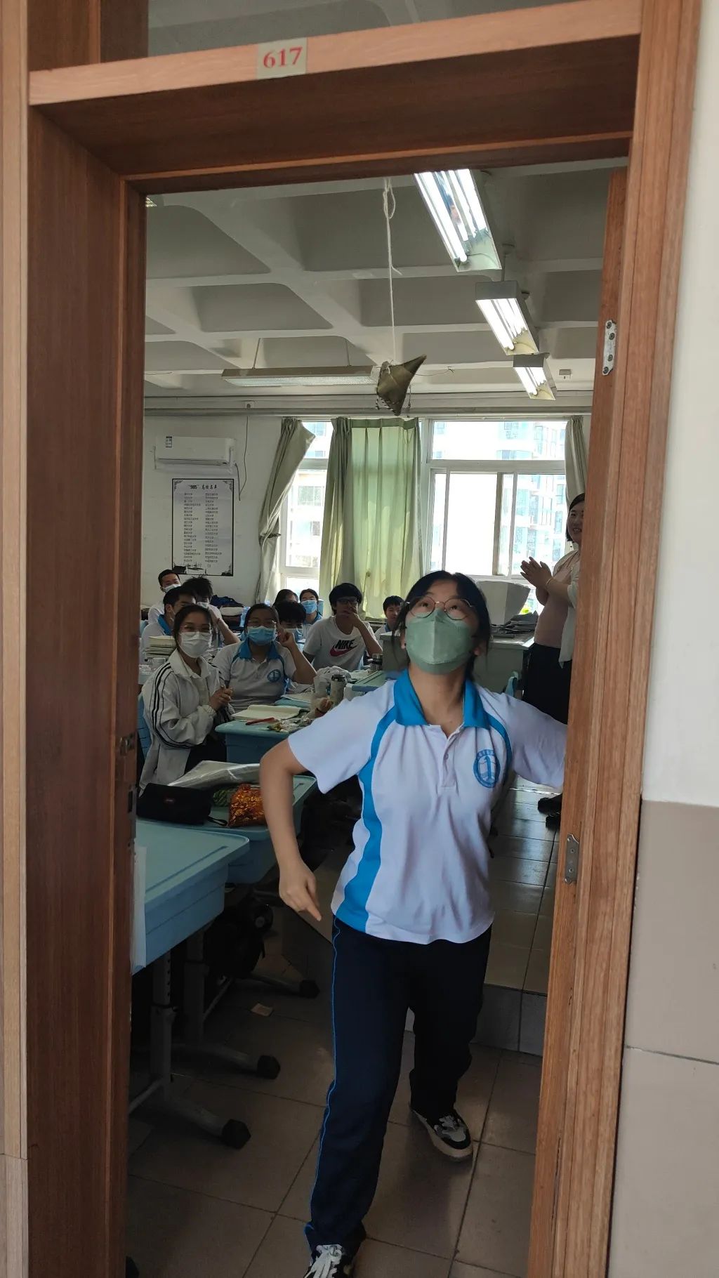 刚刚，青岛5万多勇士霸气走进战场！少年，此去何求？夺盛名、拔头筹、争魁首、独占鳌头！