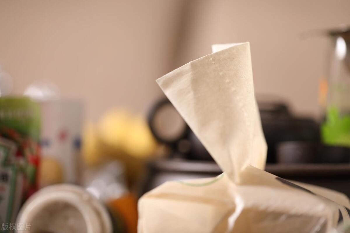 3岁孩子爱发脾气撞头打头咬手,2岁宝宝生气抓自己脸咬自己手指