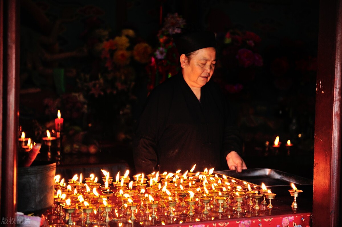 鎺㈠瑗垮煙鍙ら亾鐢樿們鏁︾厡涓濈桓涔嬭矾,鍏充簬涓濈桓涔嬭矾涓婄殑瑗垮畞