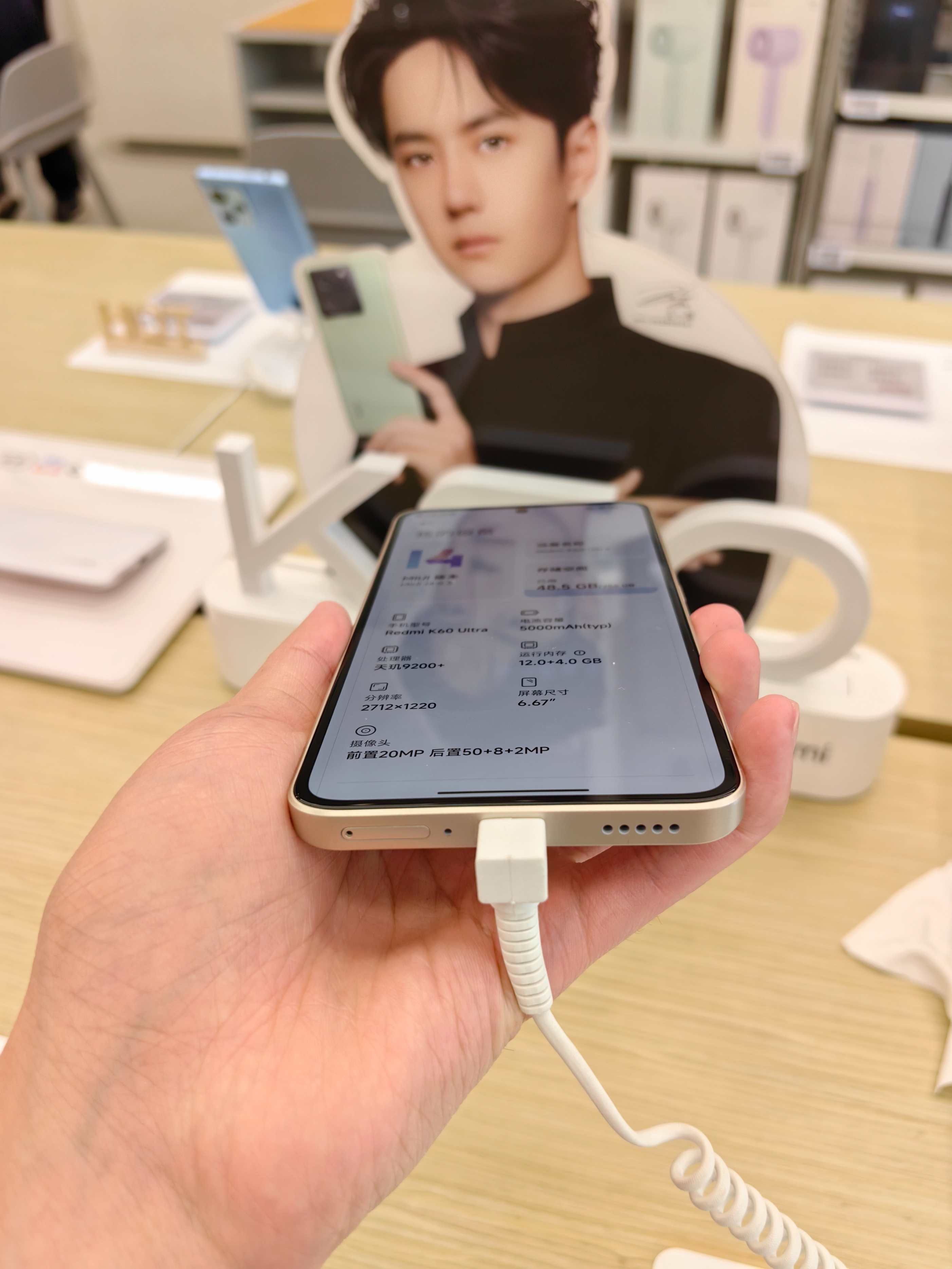 redmik60至尊版不贴镜头膜,redmik60至尊版还值得买吗