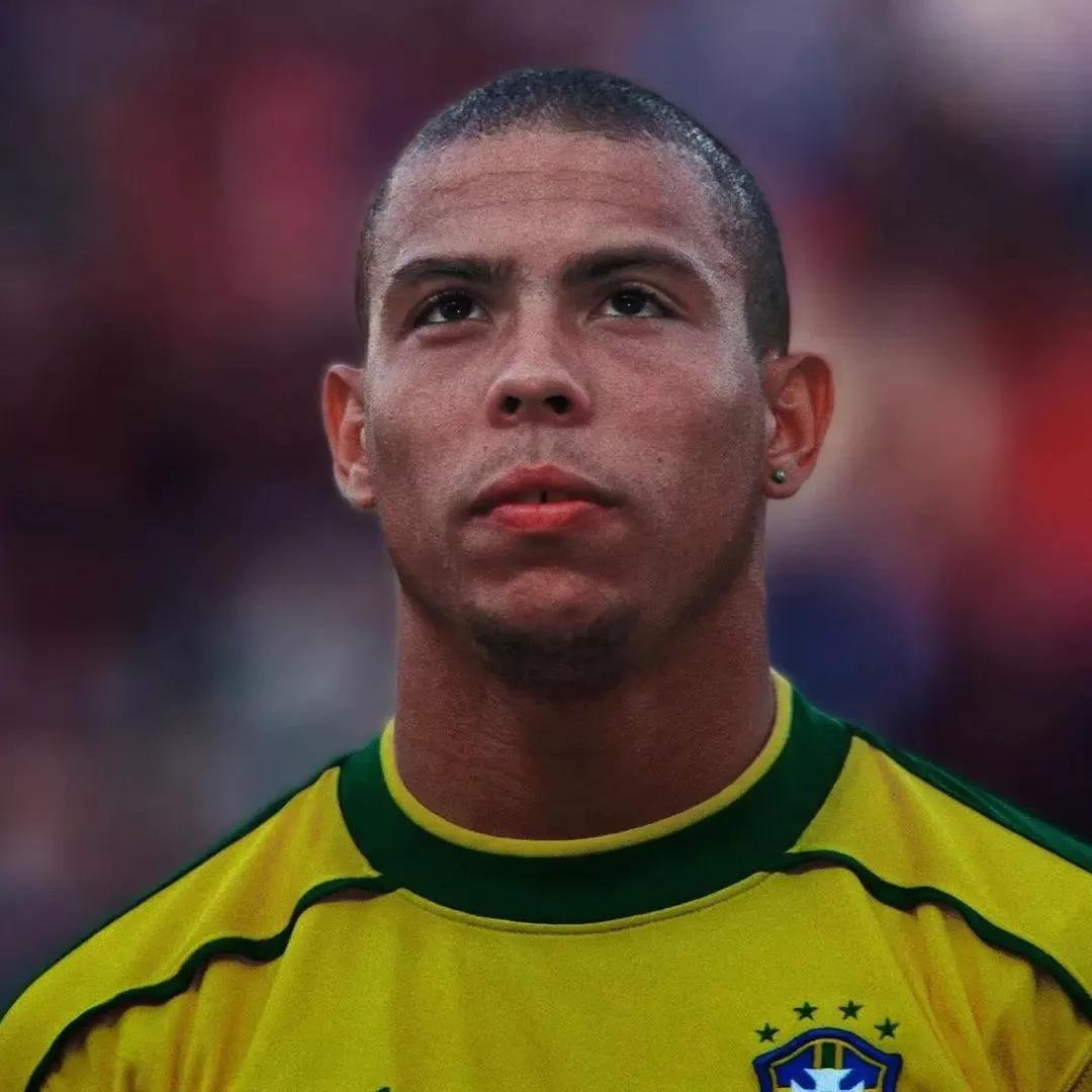 盘点史上最伟大的足球球员排名,世界十大足球传奇球星c罗和梅西