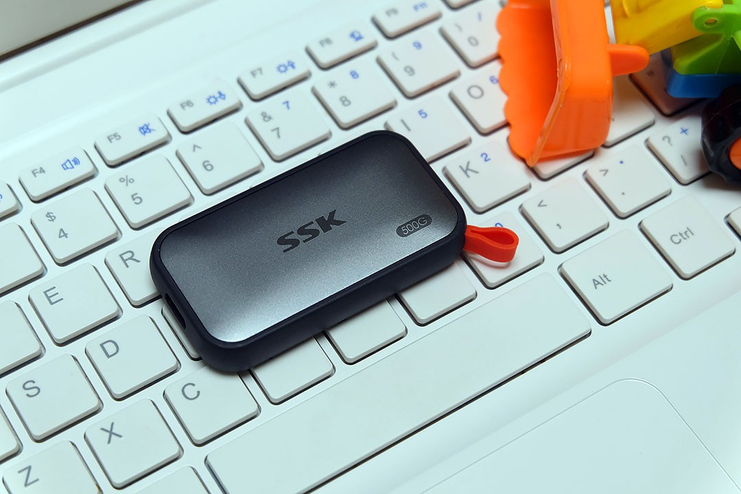 飚王移动固态u盘评测,飚王固态移动硬盘测评速度