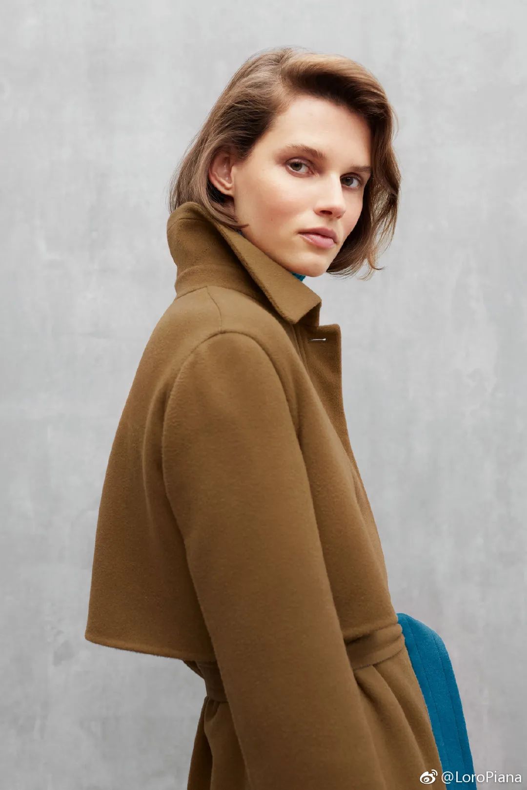 安吉丽娜朱莉大衣,安吉丽娜朱莉的冬季大衣街拍