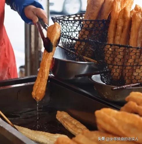 两夫妻卖早餐月入2万,小伙卖早餐年入三十万