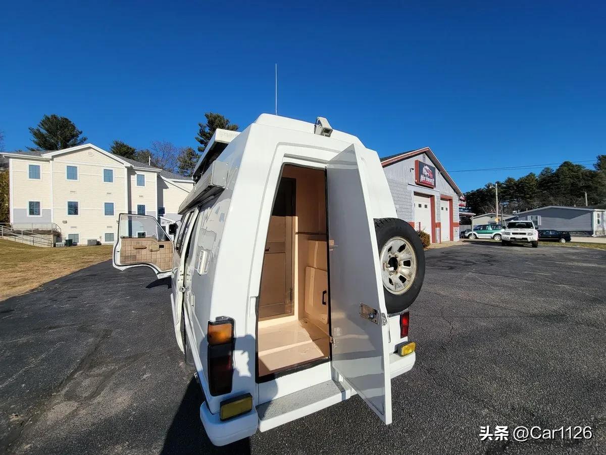 1988丰田HiAceCamper4x4